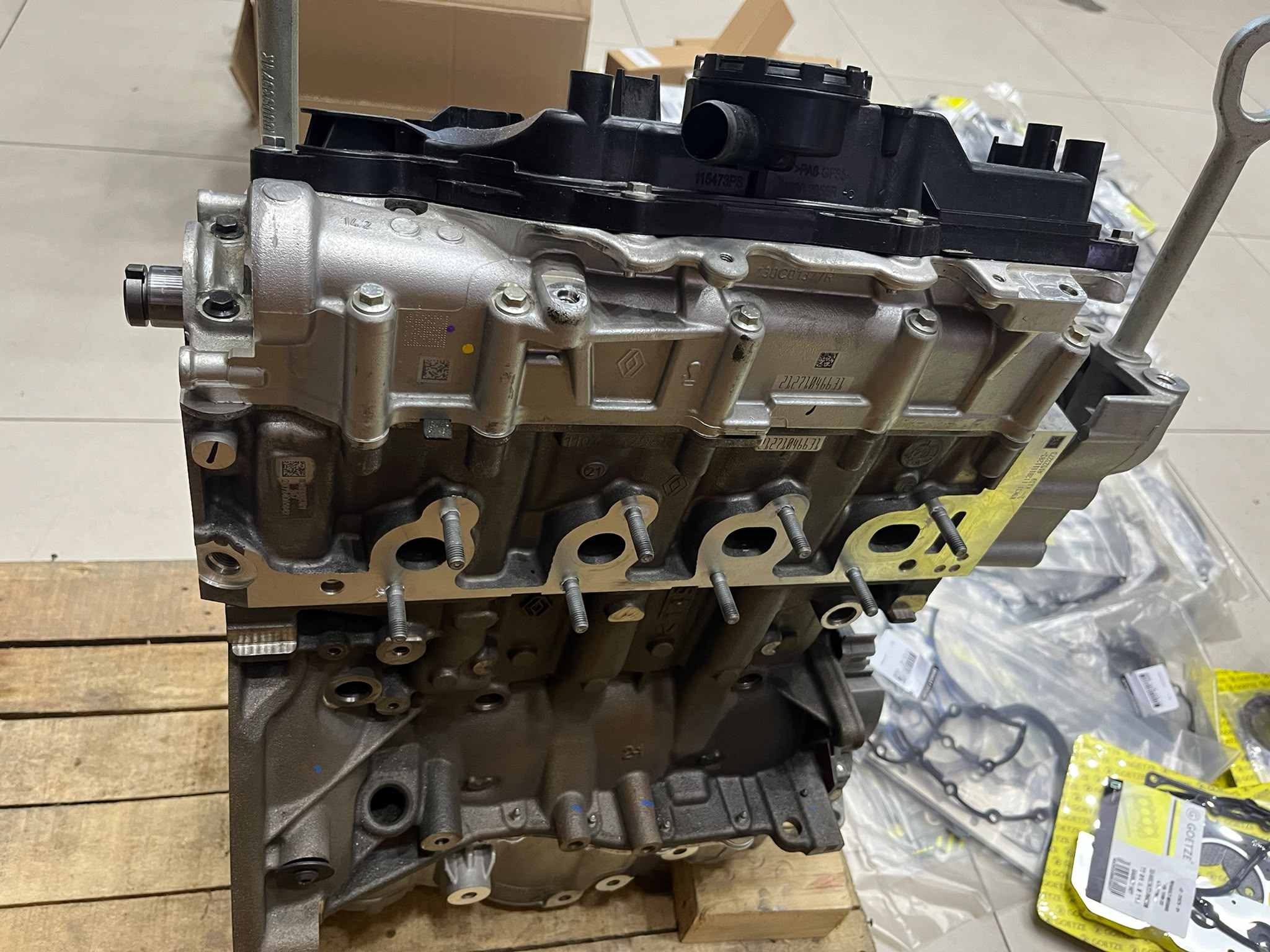 8201718067 M / MAİS / KOMPLE MOTOR MEGANE IV 1.5 ADBLUE K9KU872