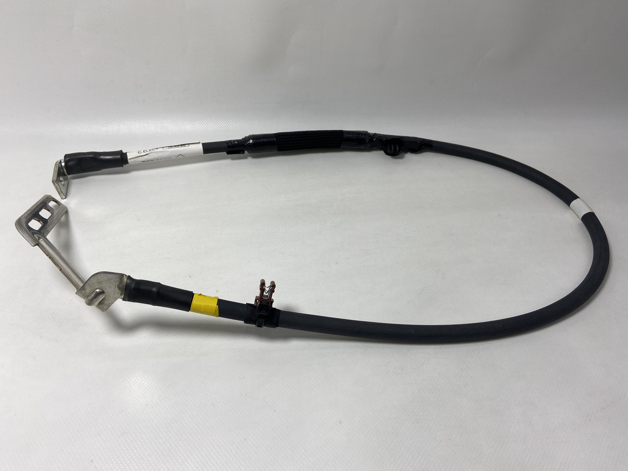 240806445R M / MAİS / AKÜ KABLOSU MEGANE III HATHBACK 1.9